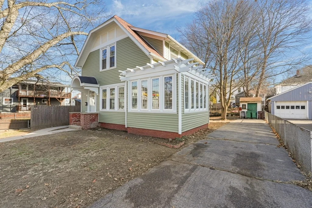 Photo of 202 Jenckes St