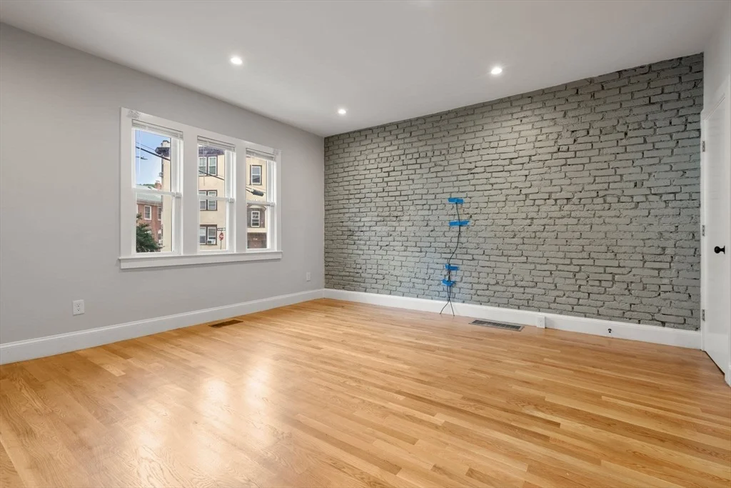 Photo of Unit A at 129 Sutherland Road