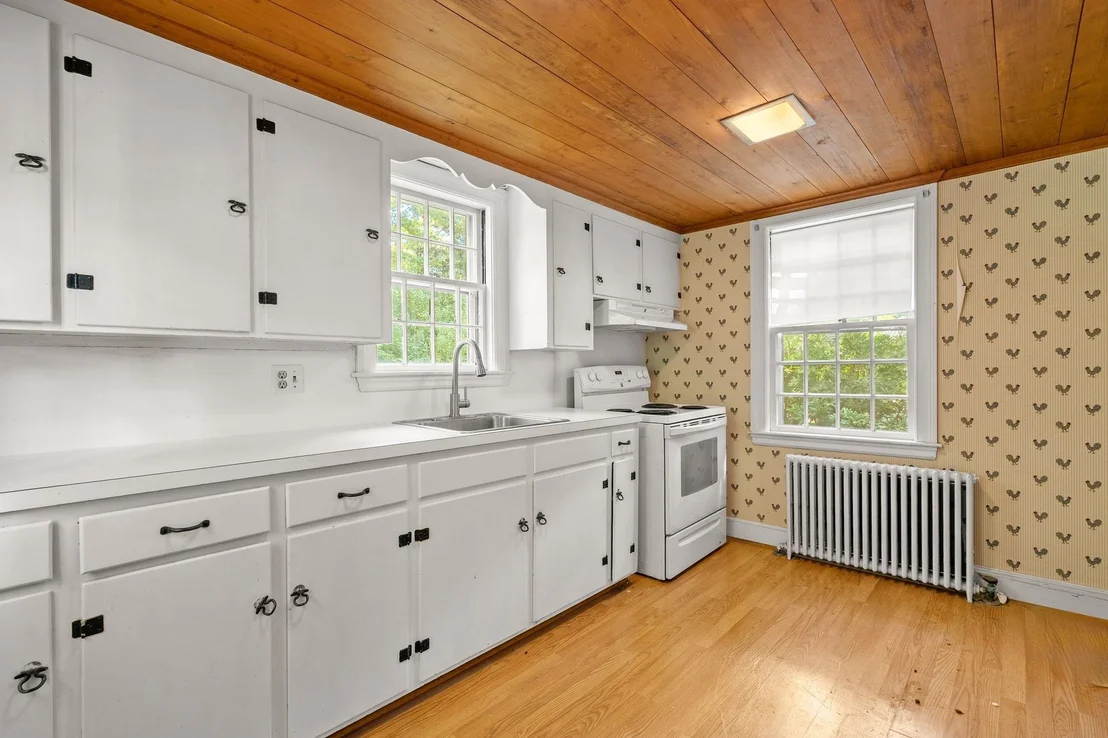 Photo of 13 Whitcomb Ave