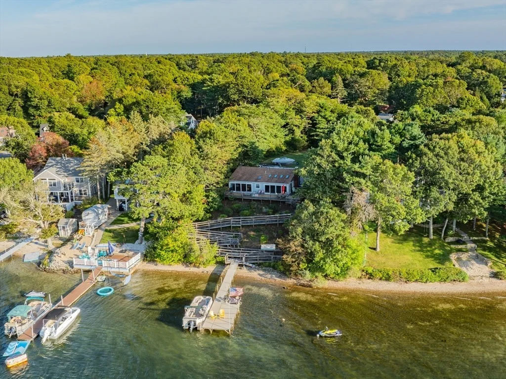 Photo of 42 Cayuga Ave