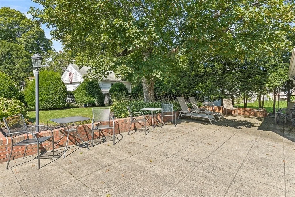 Photo of 331 Lawrence Road