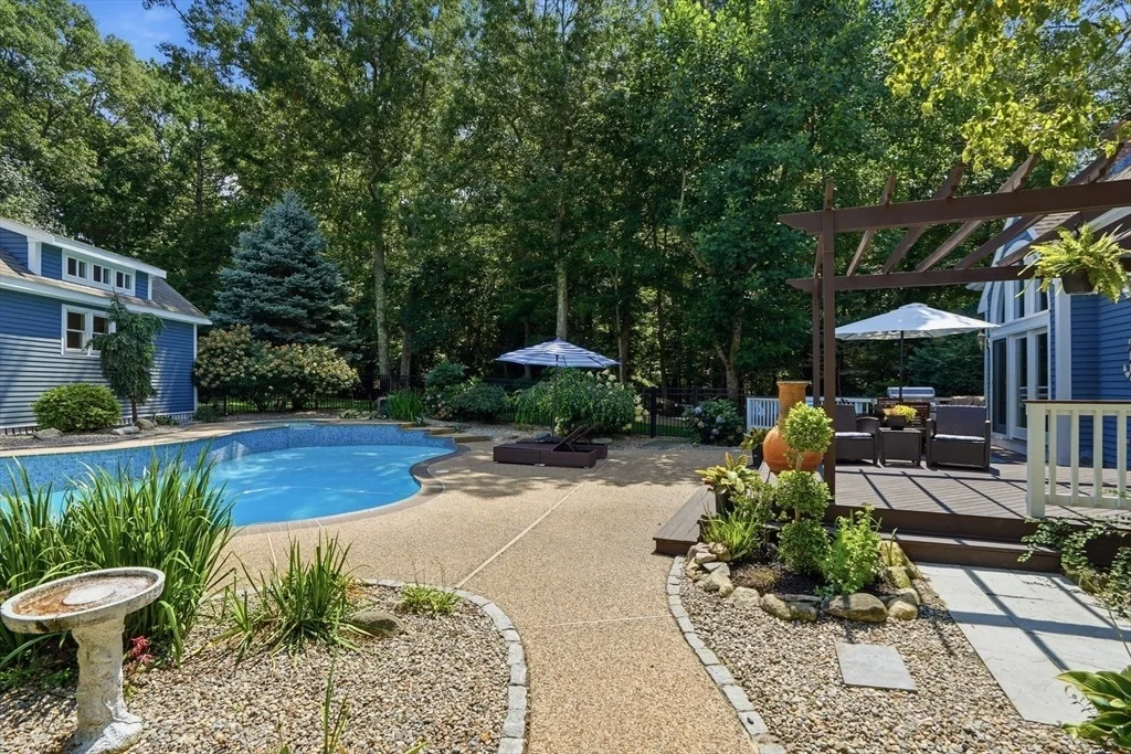 Photo of 25 Hidden Valley Rd