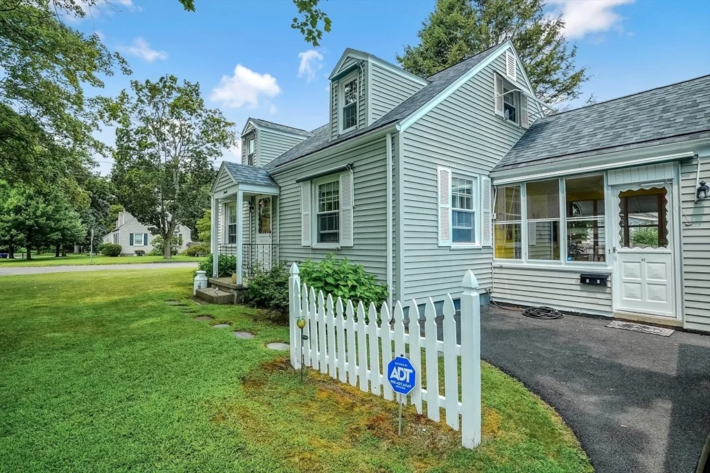 Photo of 90 Roanoke Rd