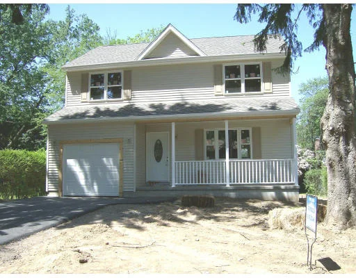 Photo of 136 Benz St L:158-59