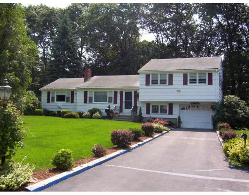 Photo of 8 Carlson Cir.