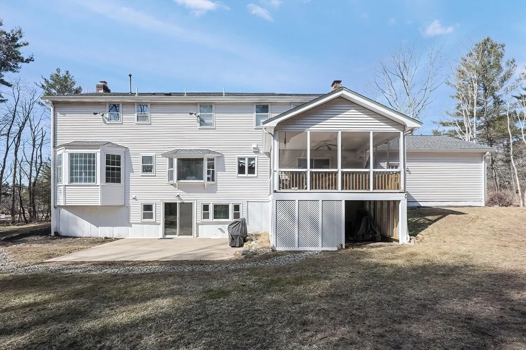 Photo of 8 Chickering Ln