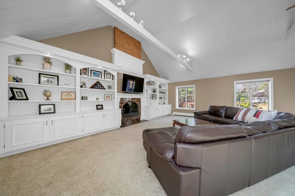 Photo of 315 Candlestick Rd