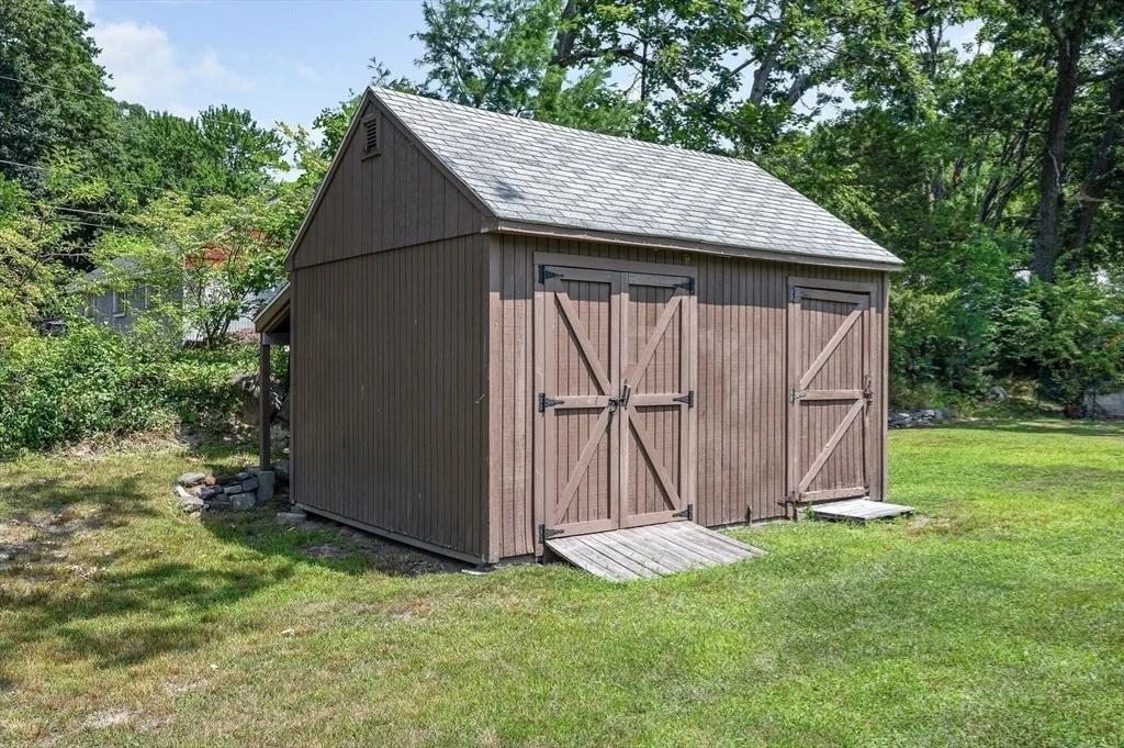 Photo of 231 Bouchard Ave