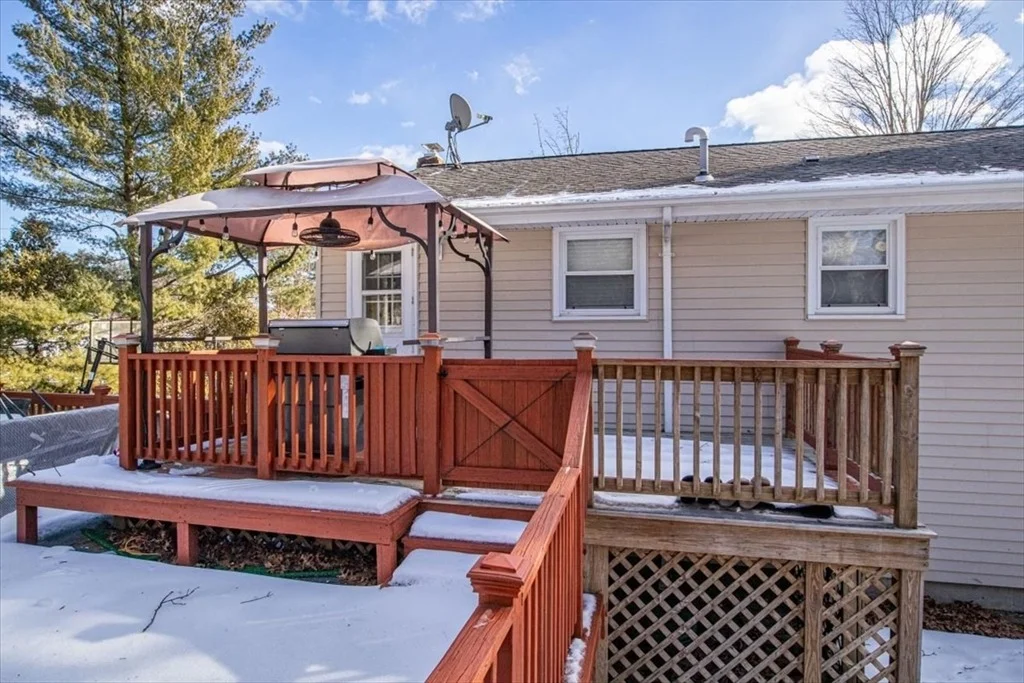 Photo of 107 Lakeview Dr