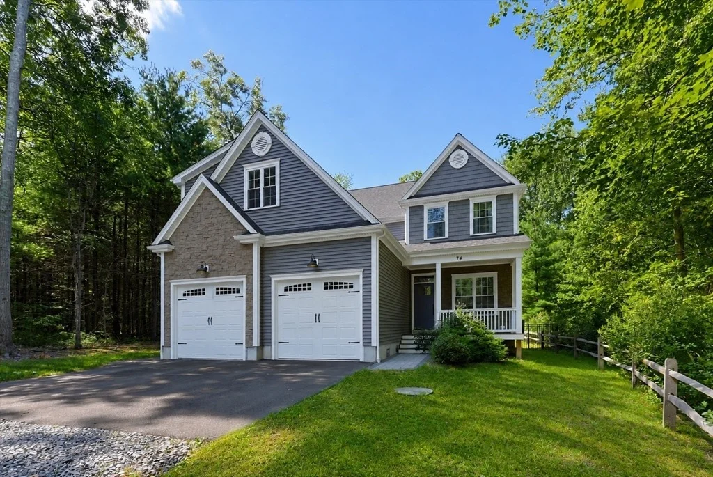 Photo of 74 King Philip Rd