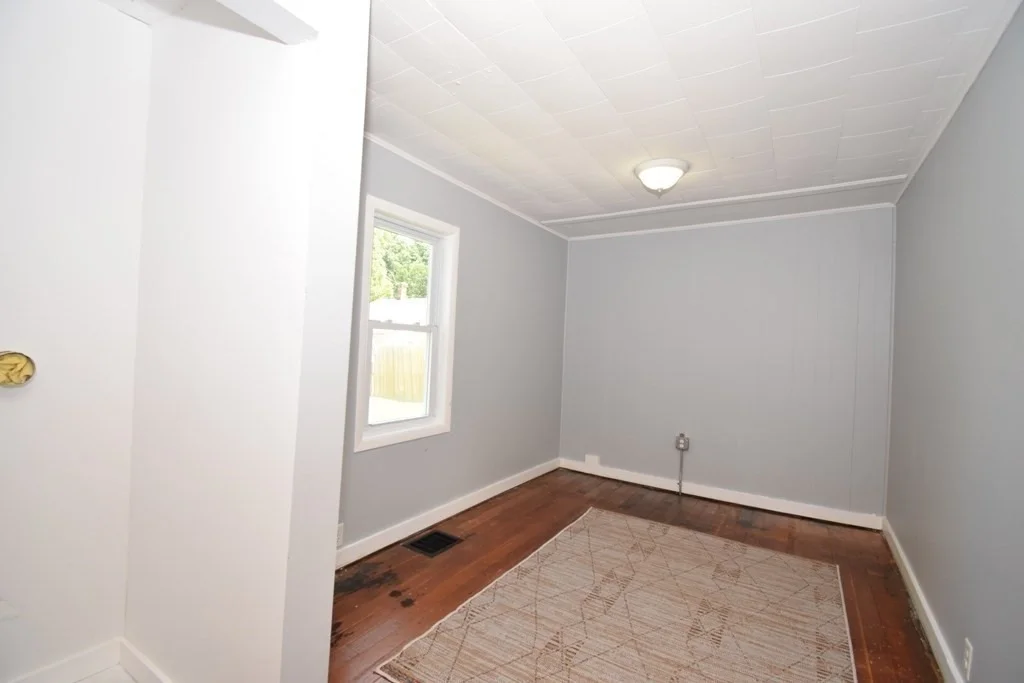 Photo of 433 Putnam Hill Rd