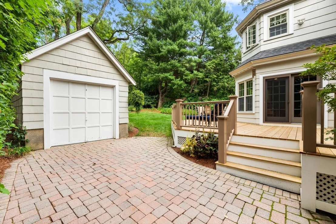 Photo of 216 Bellevue Rd