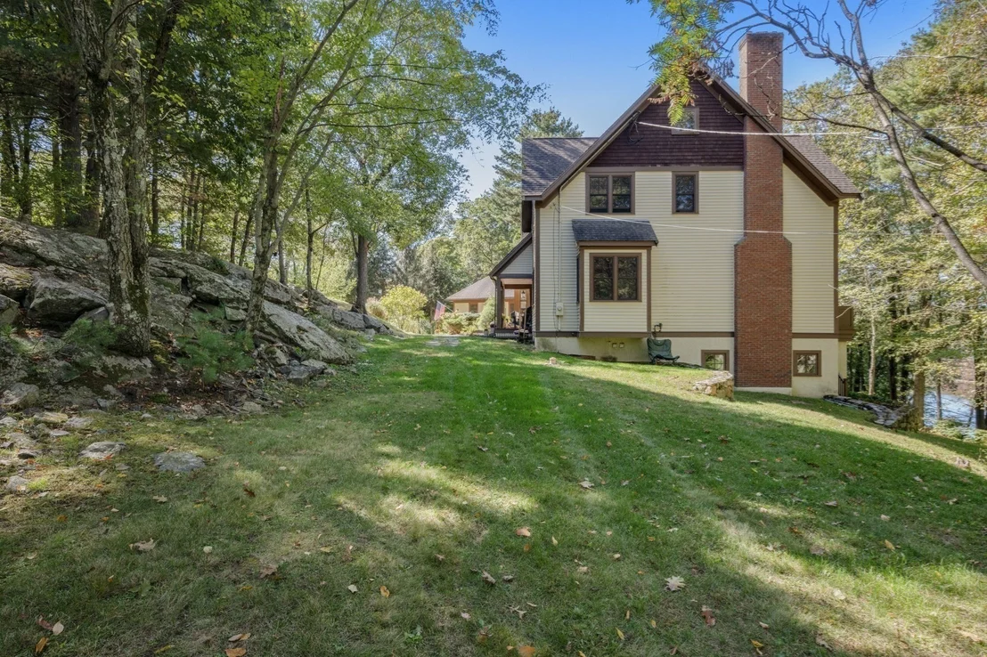 Photo of 250 Meadowbrook Road