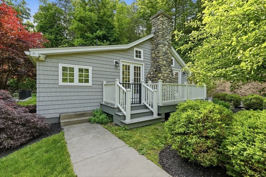 Photo of 32 Eunice Williams Dr