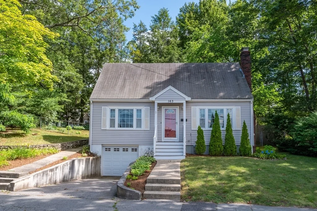 Photo of 163 Whiting Avenue