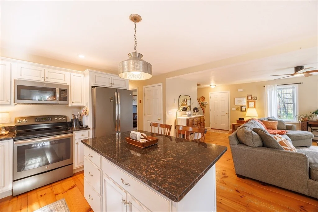 Photo of 15 Oak Dr