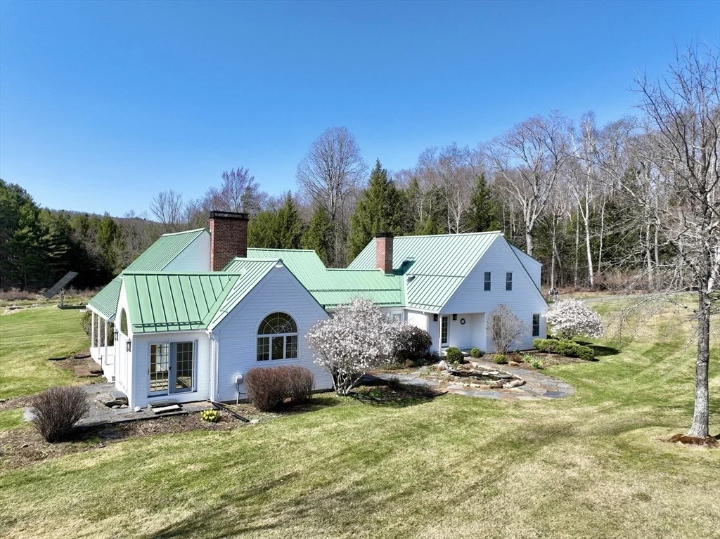 Photo of 398 Old Post Rd