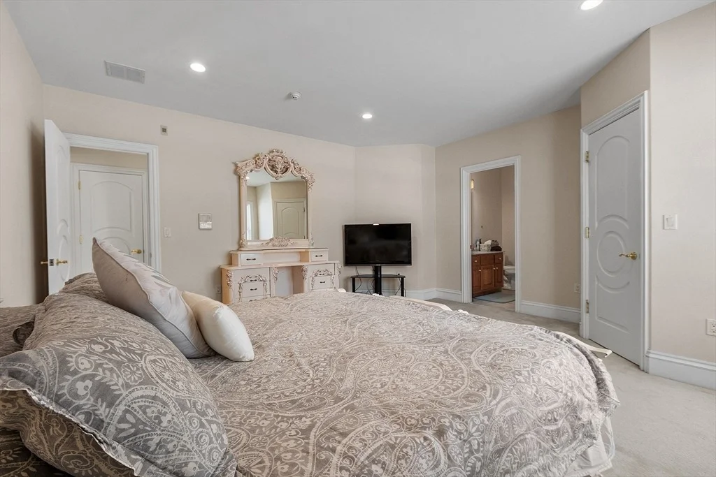 Photo of 30 Bridle Path