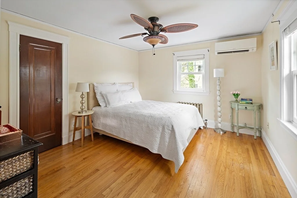 Photo of 162 Forest St