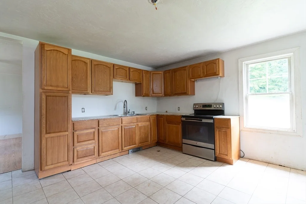 Photo of 1166 Main St