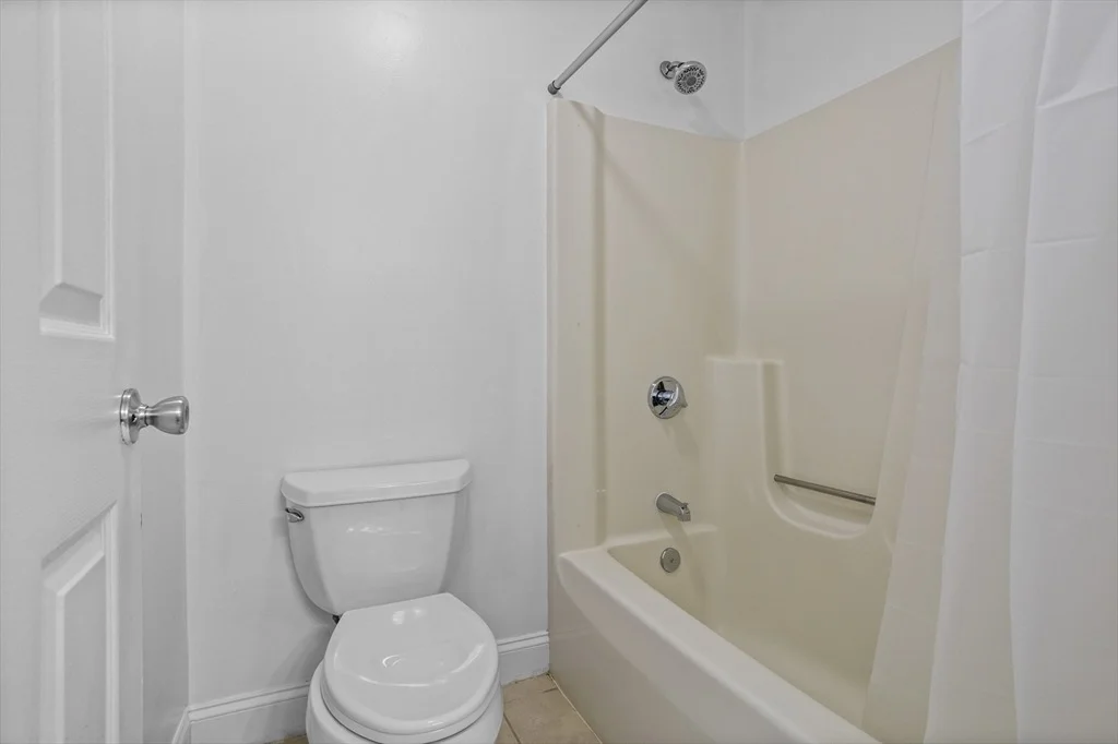 Photo of Unit A at 400 Brookside Dr