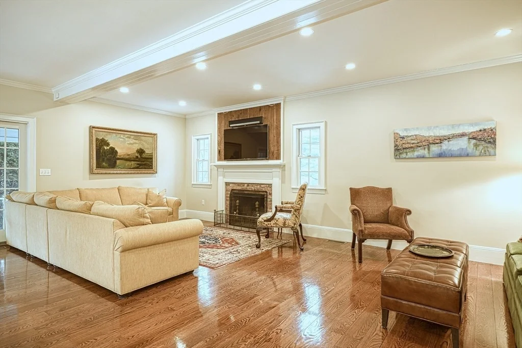 Photo of 191 Claybrook Rd