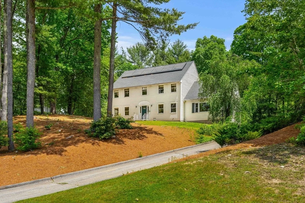 Photo of 18 Equestrian Dr