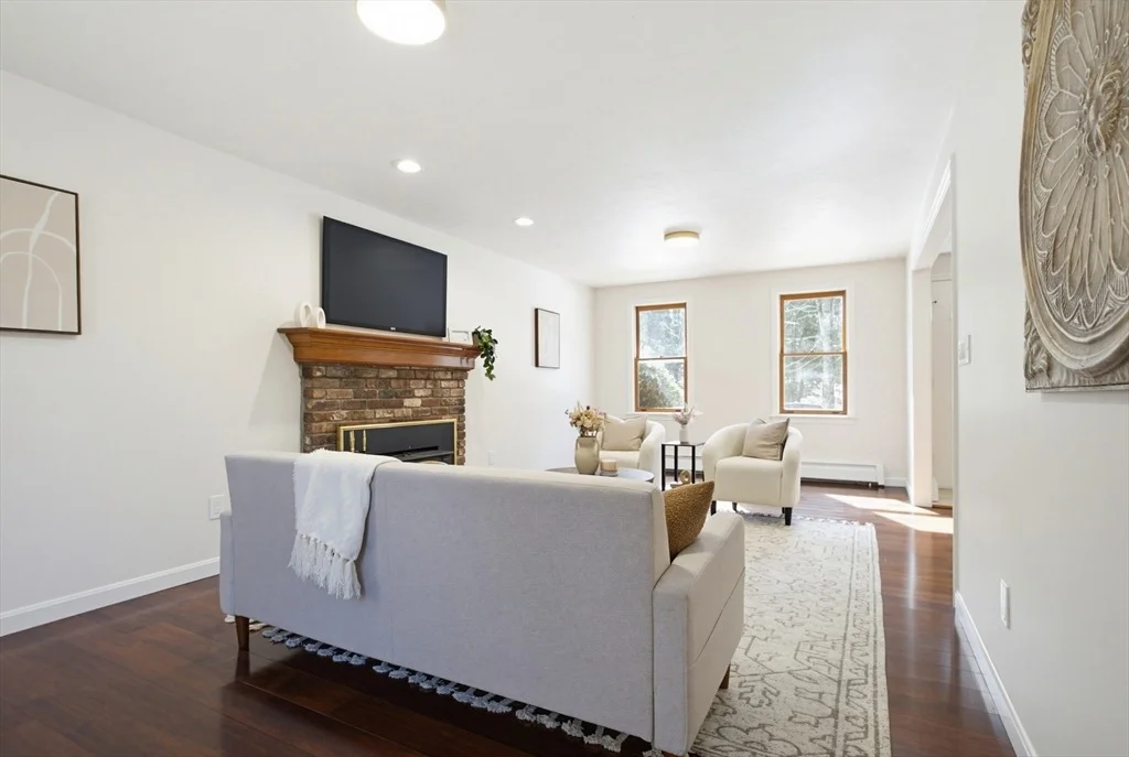 Photo of 3 Charnock Cir