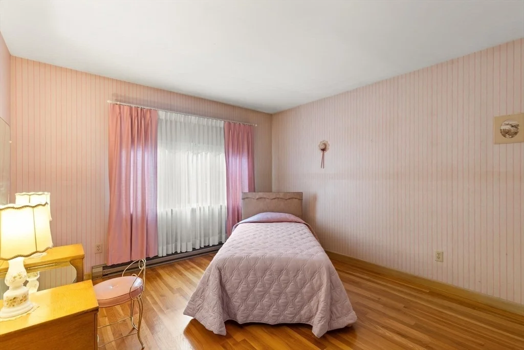 Photo of 27 Juniper St