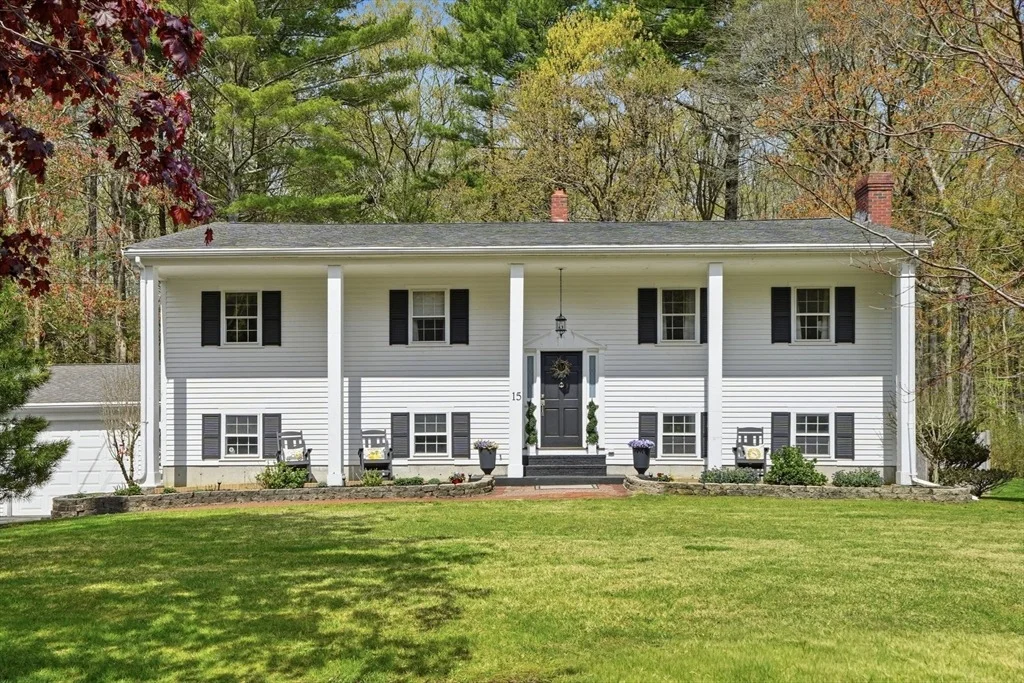 Photo of 15 Hemlock Dr
