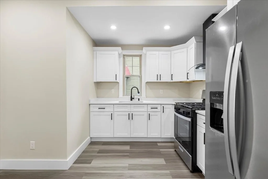 Photo of 123 Bay St