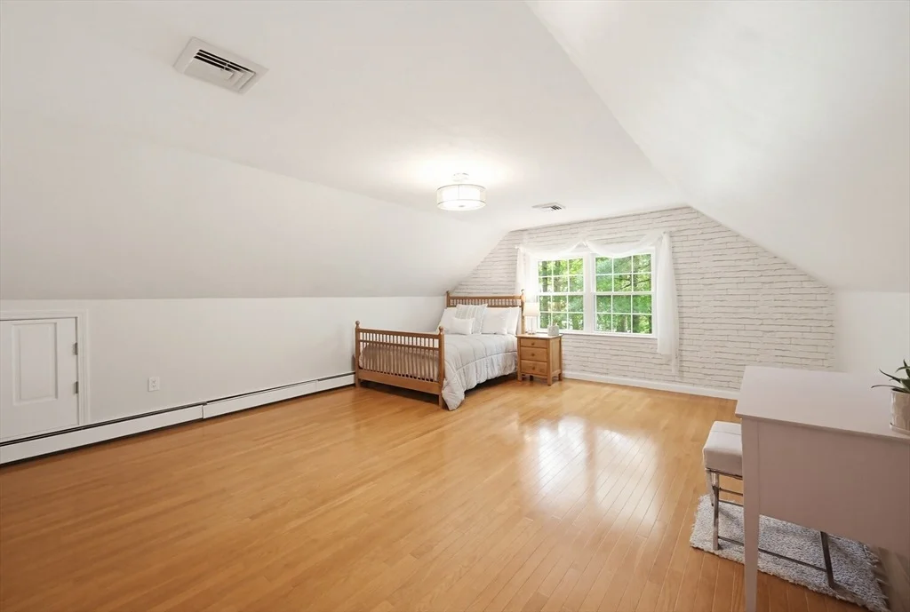 Photo of 77 Oxbow Dr