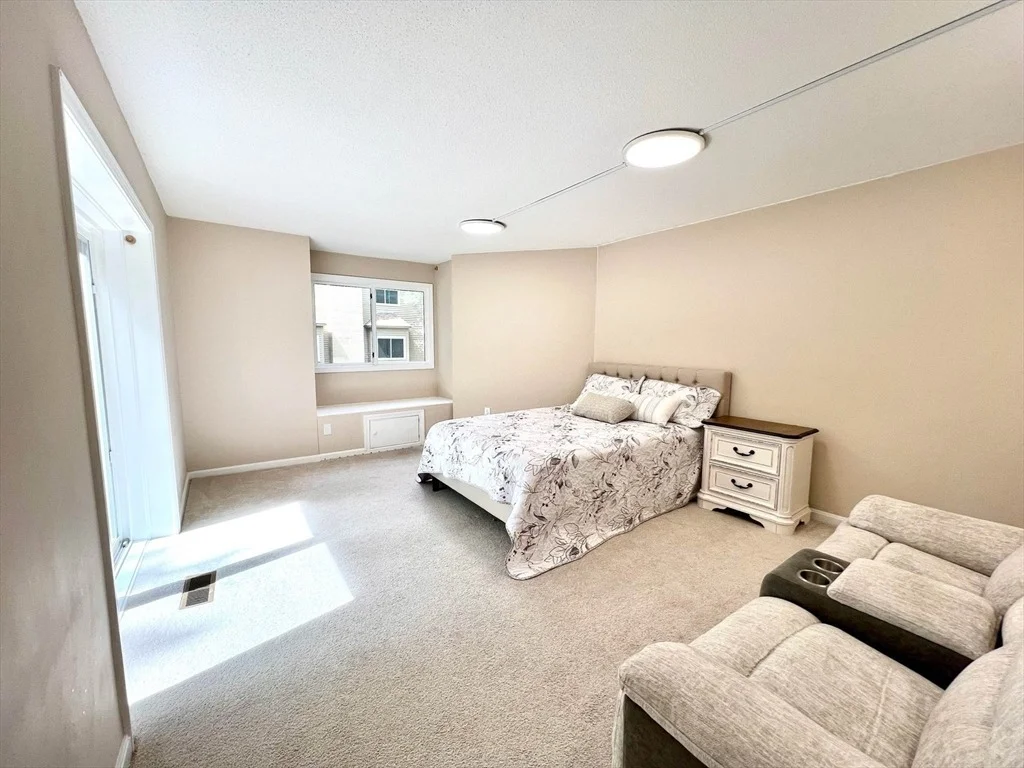 Photo of Unit 194 at 194 Captain Eames Cir