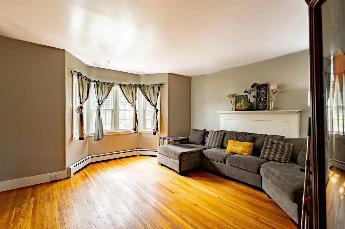 Photo of 147 W Broadway