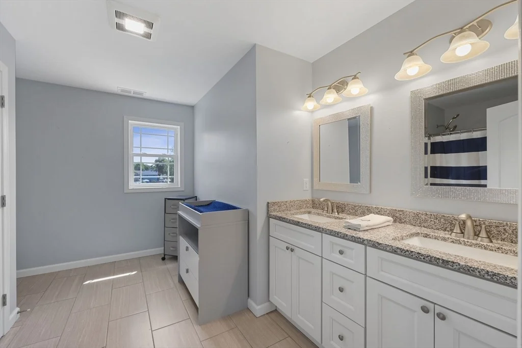 Photo of 51 Elaine Cir