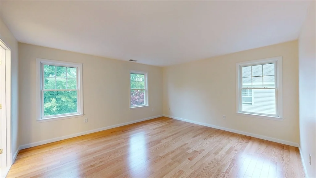 Photo of 8 Westside Dr