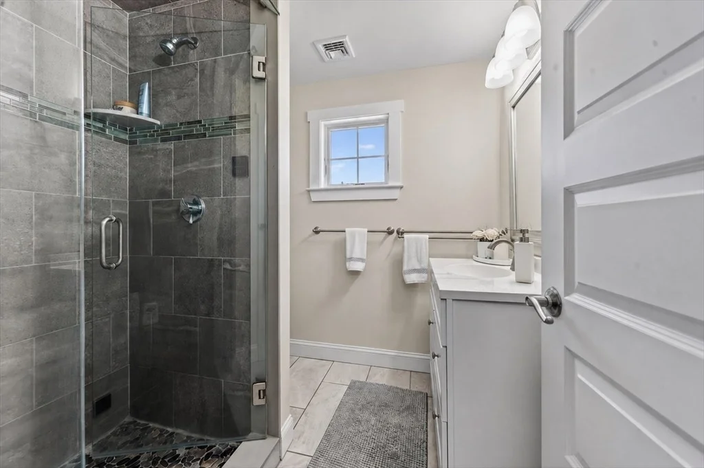 Photo of 33 Oceanside Drive