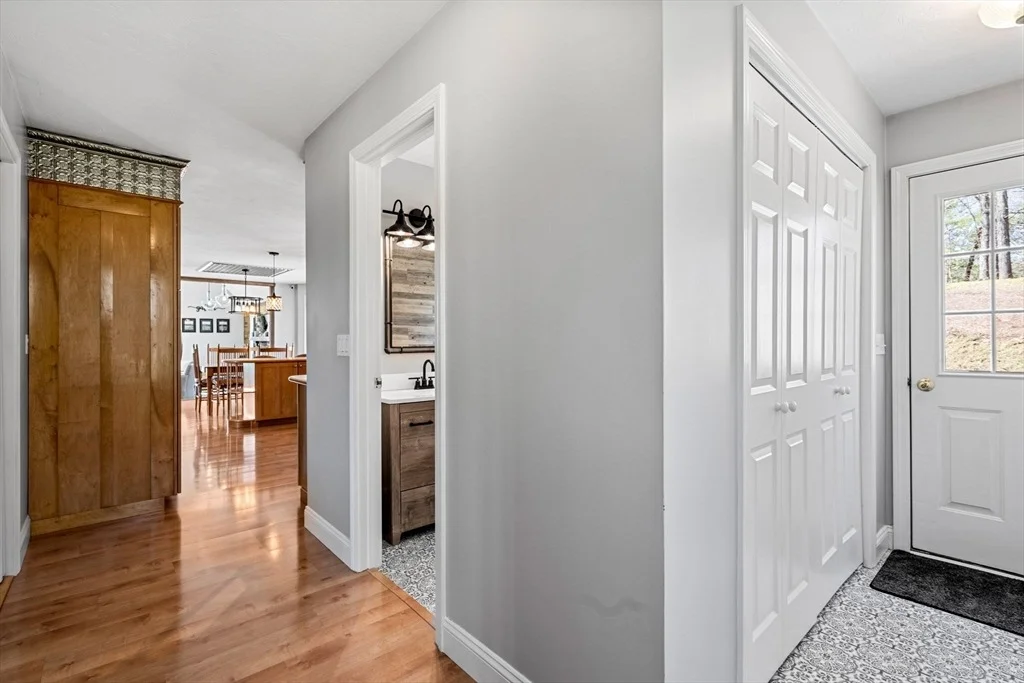Photo of 39 Lovers Ln