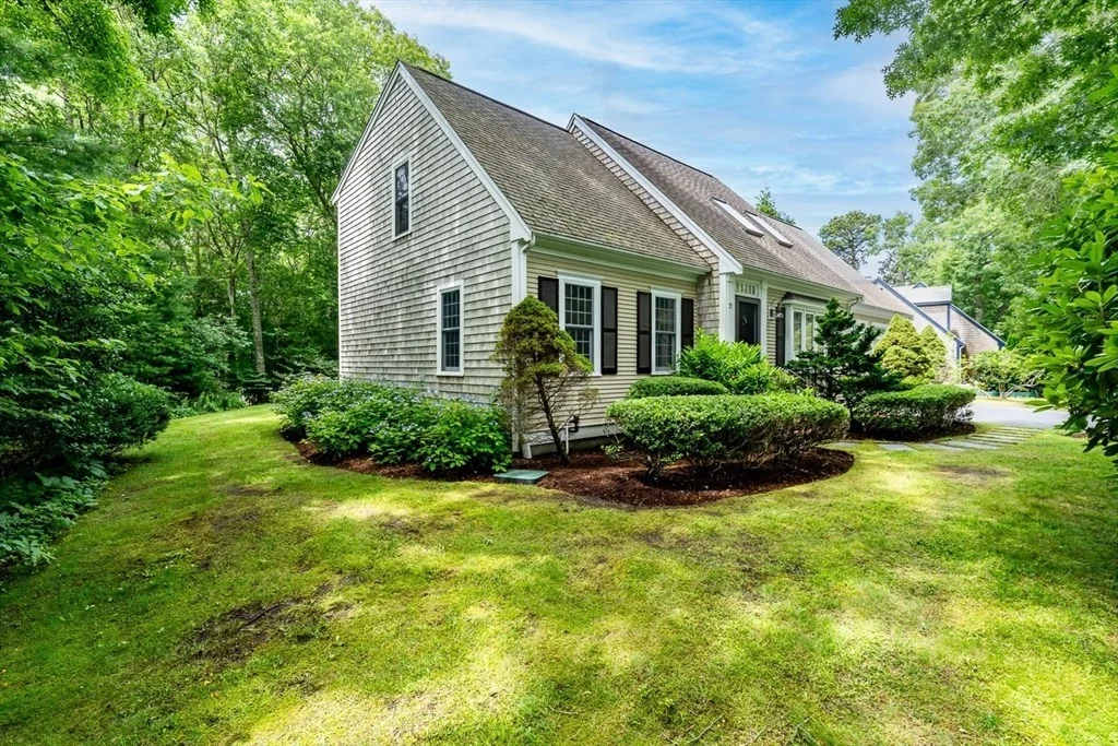 Photo of 21 Rainbow Dr