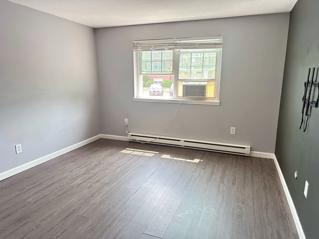 Photo of Unit D at 4 Maple Crest Circle