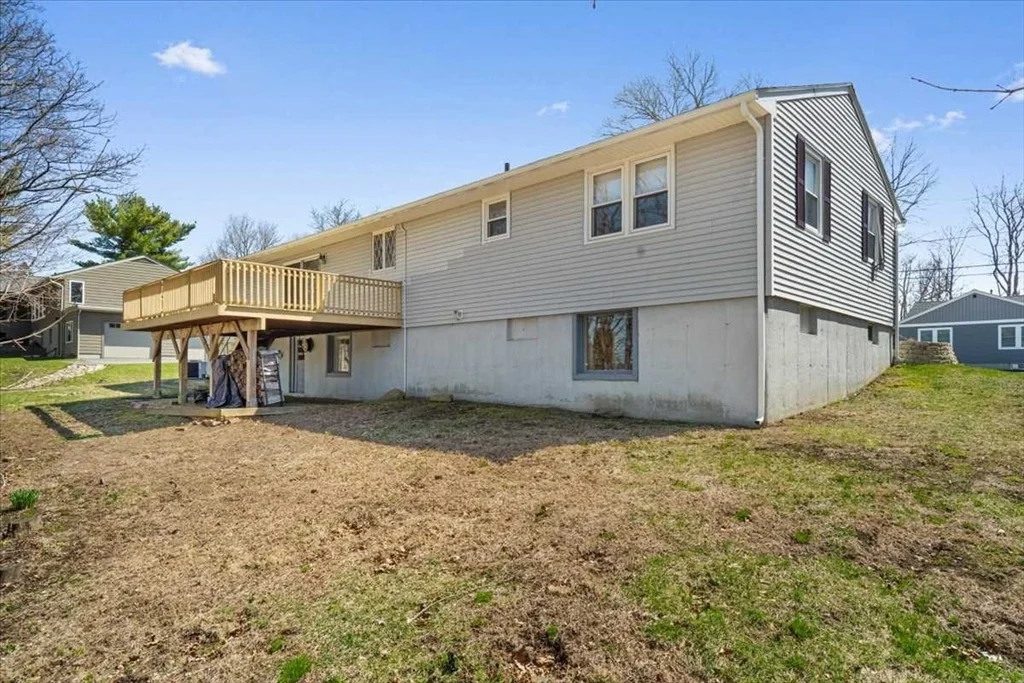 Photo of 77 Zenith Dr