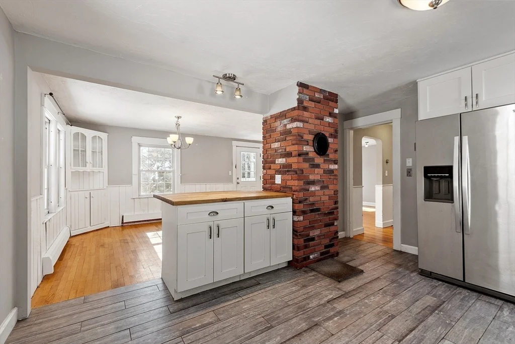 Photo of 594 Betty Spring Rd