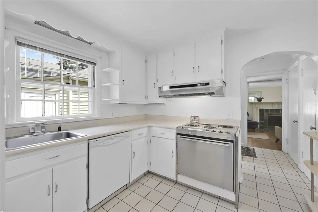 Photo of 121 Benz St