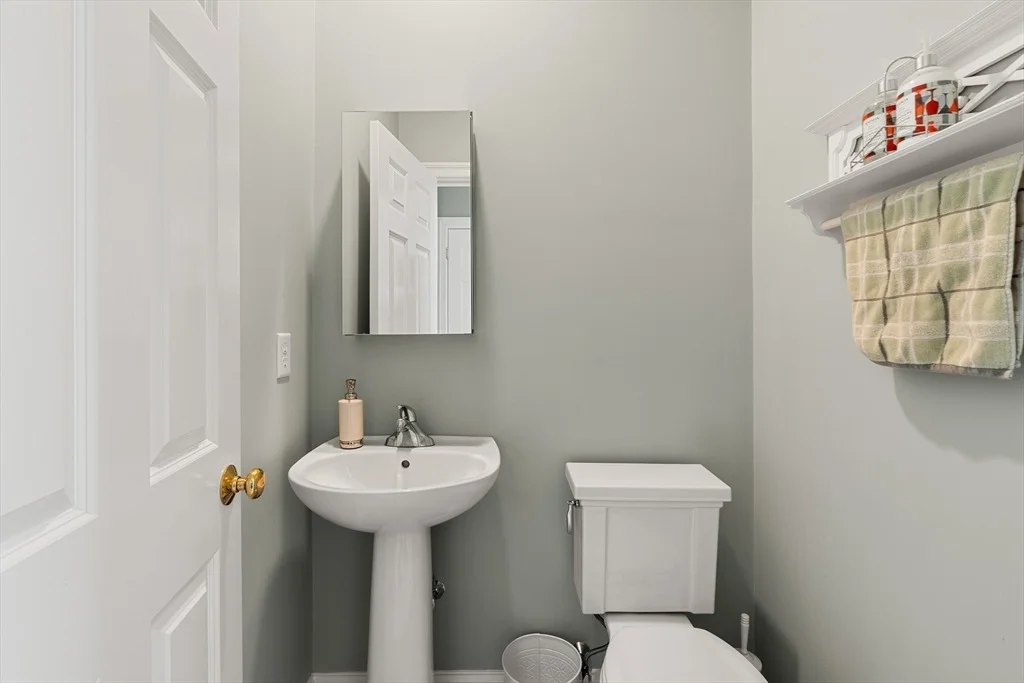 Photo of 10 Yankee Way
