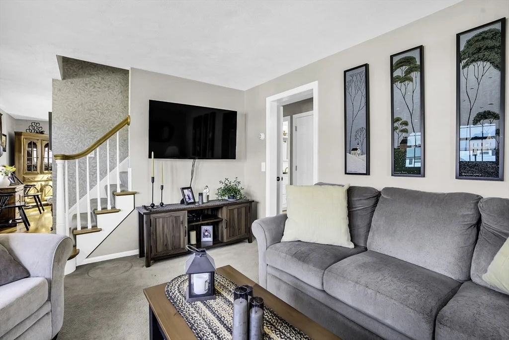 Photo of 17 Heroult Rd