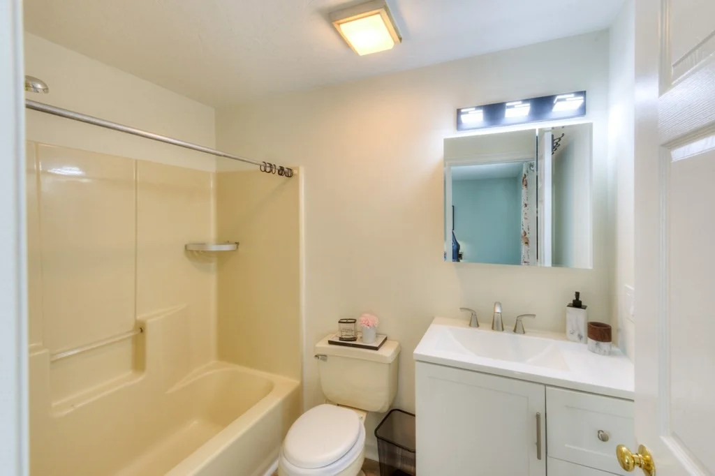 Photo of 39 Ledgecrest Dr