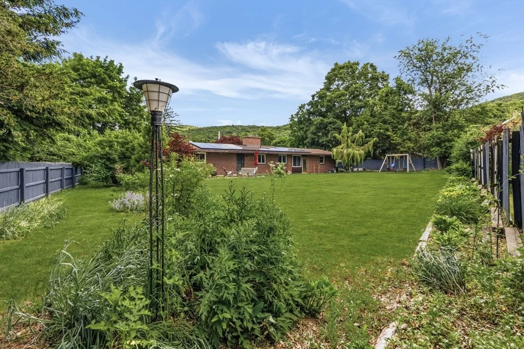 Photo of 6 Valley Ln