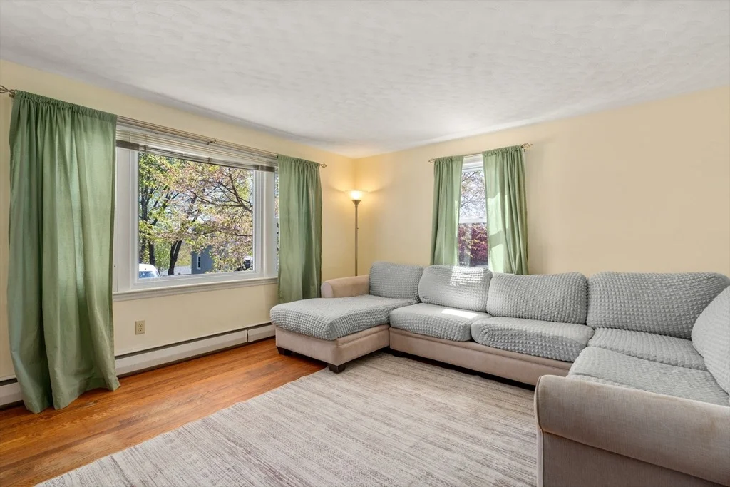Photo of 14 Davis Rd