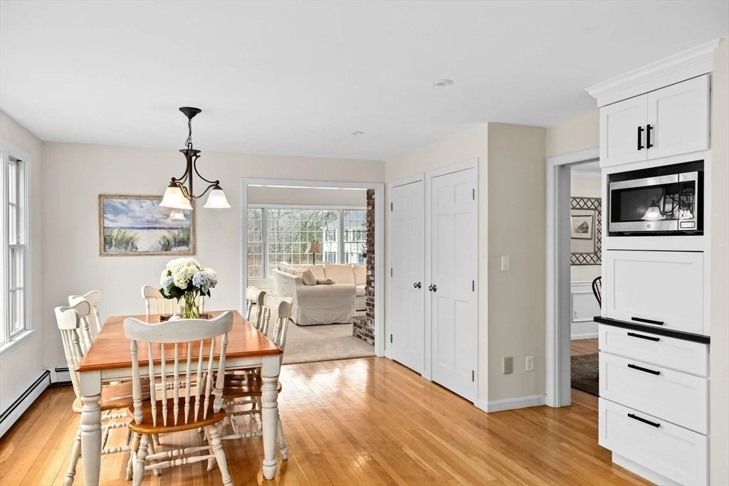 Photo of 9 Windward Ln
