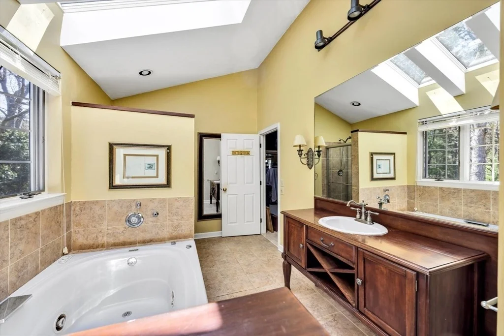 Photo of 50 Bayshore Dr